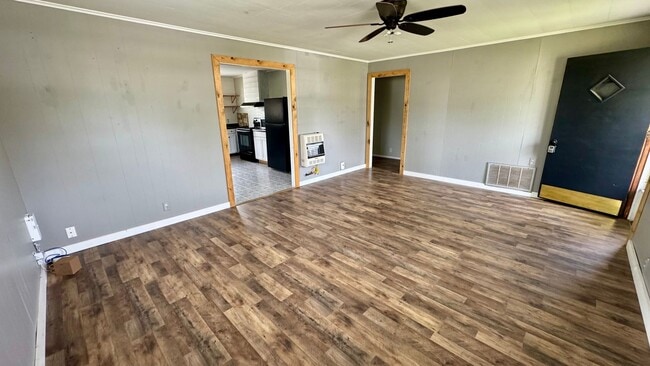Building Photo - Move-In Ready 2 Bedroom Bungalow
