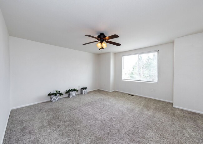 Building Photo - Lovely Home on East Side Near Military bas...