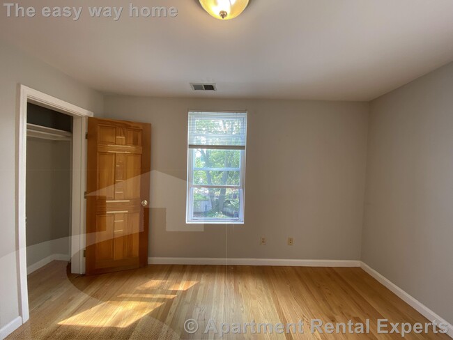 Building Photo - Cambridgeport 3 bedroom