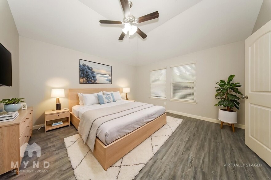 Building Photo - 1013 Merlin Dr