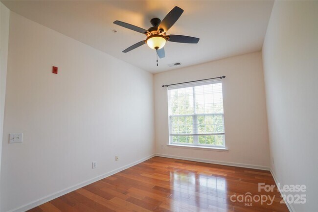 Building Photo - 14774 Via Sorrento Dr
