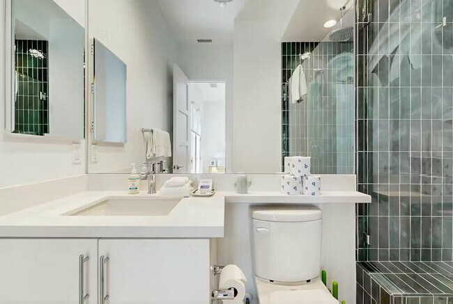 Building Photo - 3534 Ambassador Dr