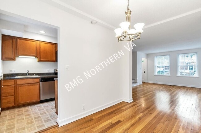 Building Photo - 3612 S Taylor St