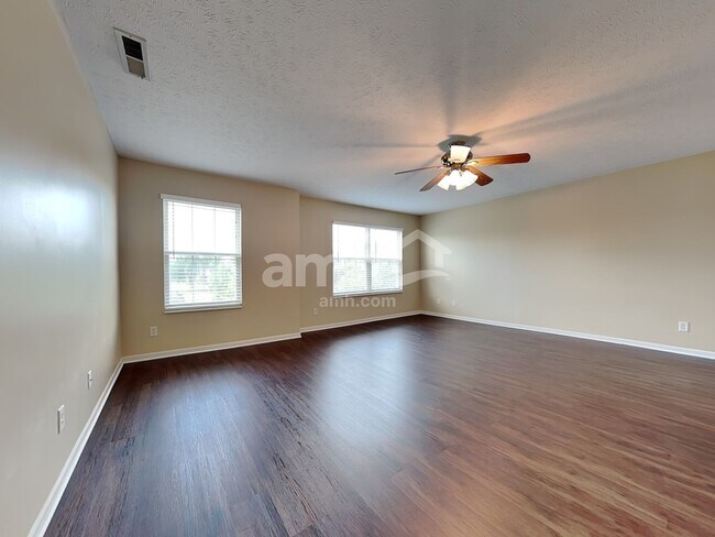 Building Photo - 3455 Lakebrook Ct