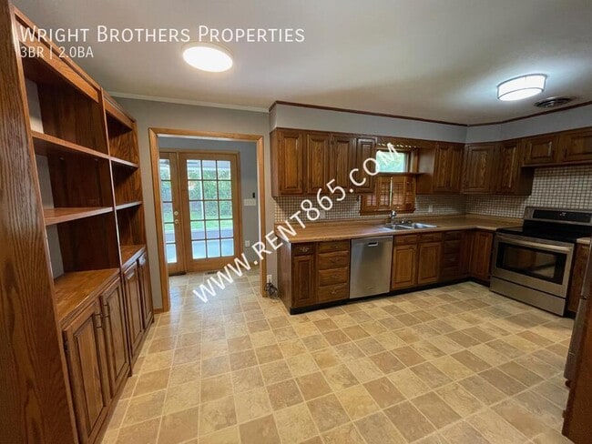 Building Photo - 4709 Lonas Dr