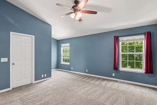 Building Photo - Charming Townhome near Percy Priest