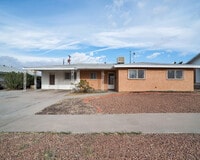 Building Photo - Westside 3 Bedroom 1.75 Bath
