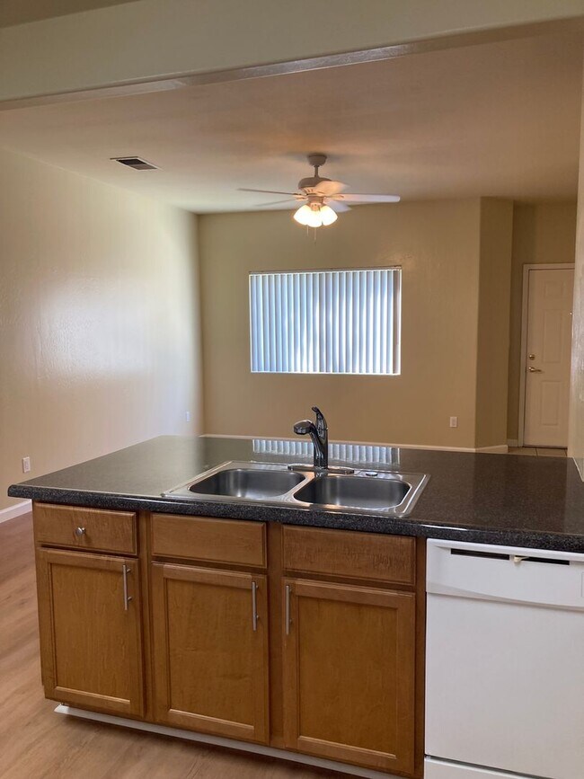 Building Photo - 12906 Merlot Dr