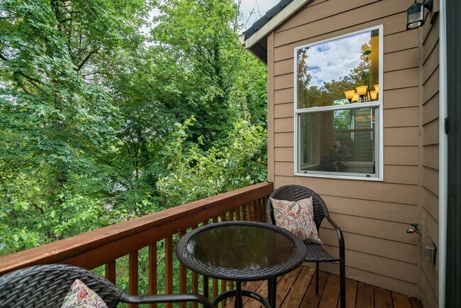 Building Photo - 4920 SW Slavin Rd