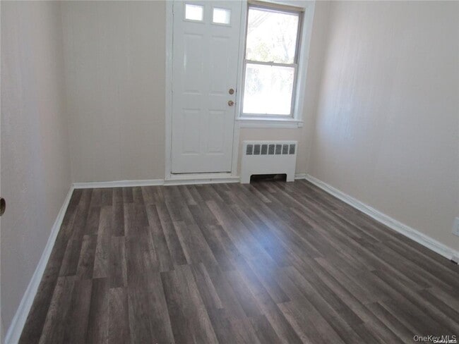 Building Photo - 84-26 Little Neck Pkwy