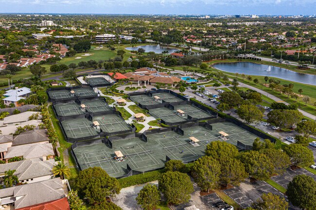 Building Photo - 7546 La Paz Blvd