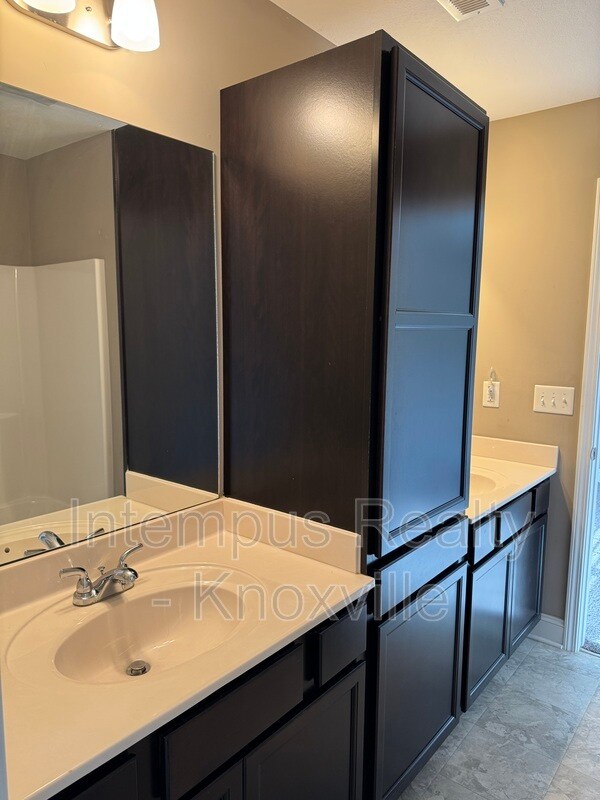 Building Photo - 2415 Flannery Way