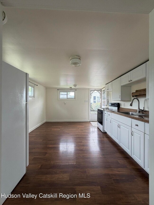 Building Photo - 48 Plattekill Dr