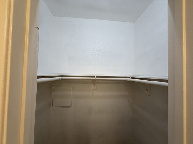 Building Photo - RV T 7216 Yates St Unit A