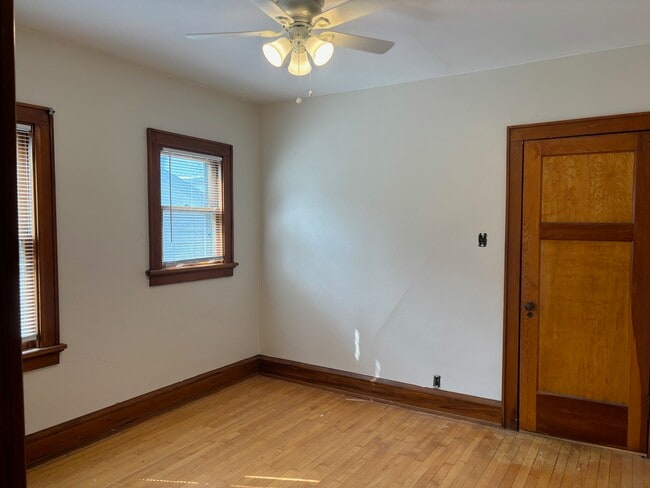 Building Photo - 5412 W Vine St