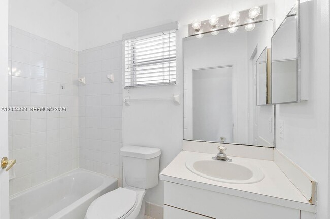 Building Photo - 16035 Emerald Cove Rd