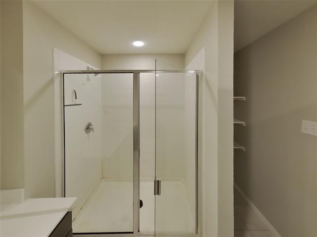 Building Photo - 1904 Strongbark Dr