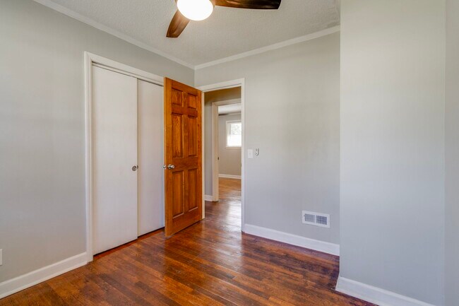 Building Photo - 7712 Burdell Dr