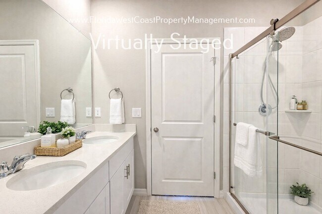 Building Photo - BRILLIANT and SPACIOUS! 4 BEDROOM/2.5 BATH PLUS LARGE BONUS-FLEX SPACE and FENCED YARD!