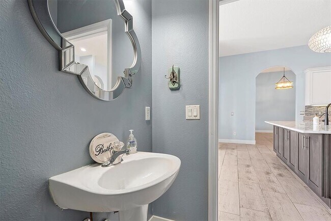 Building Photo - 231 Lakay Pl