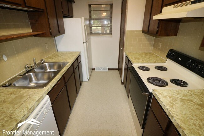 Building Photo - 4 br, 2 bath House - 824 Dondee Dr.