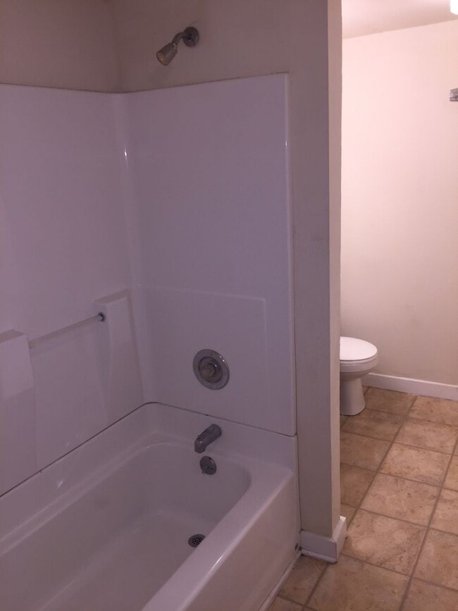 Building Photo - 3 Bed 2 Bath House Columbia College