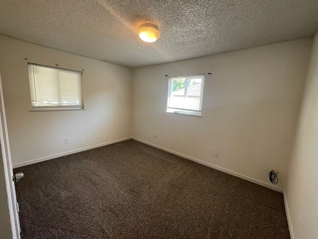 Building Photo - 3 Bedroom Home in Citrus Heights in a Cul ...