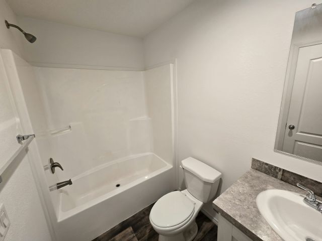 Building Photo - 142 Lynn Ln