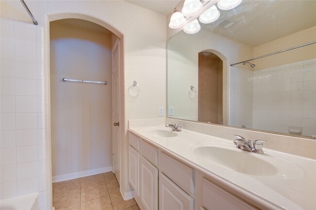 Building Photo - 5802 Horseshoe Falls