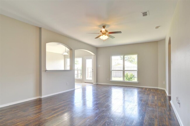 Building Photo - 120 Hamilton Dr