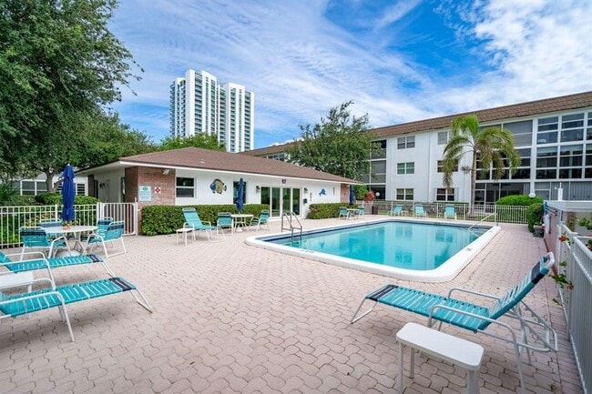 Building Photo - 1501 S Ocean Blvd