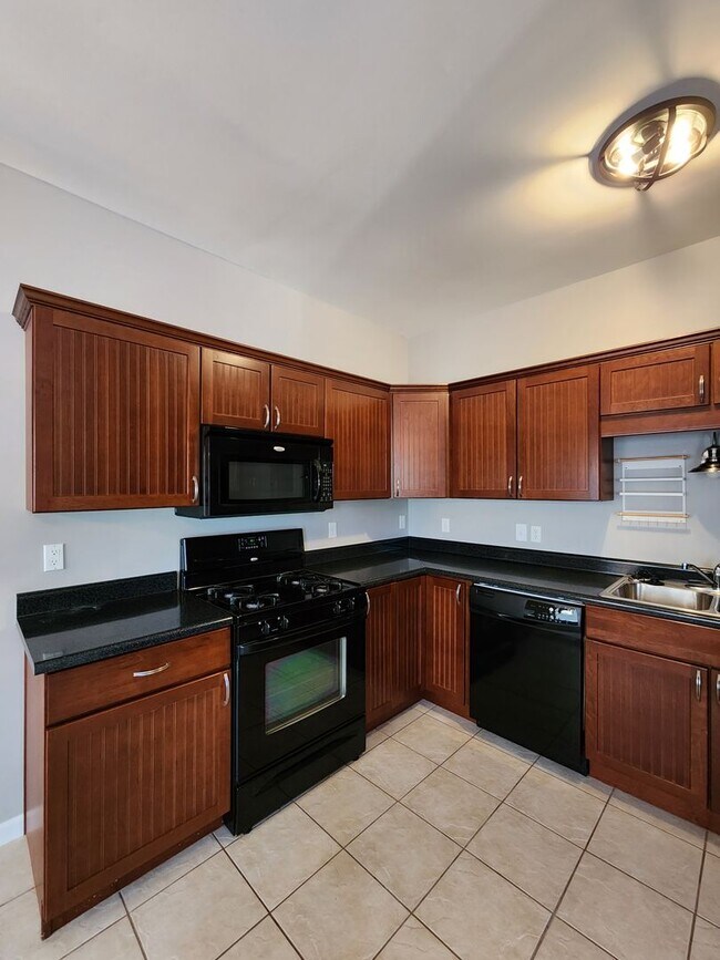 Building Photo - 14 Cherry Laurel Ln