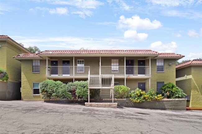 Building Photo - 2302 East Side Dr
