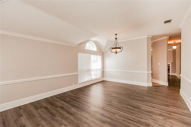 Building Photo - 17002 Hillside Dr
