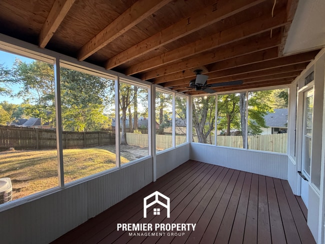 Building Photo - 3955 Castile St