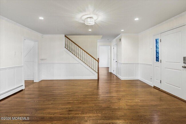 Building Photo - 247 Sprucewood Dr