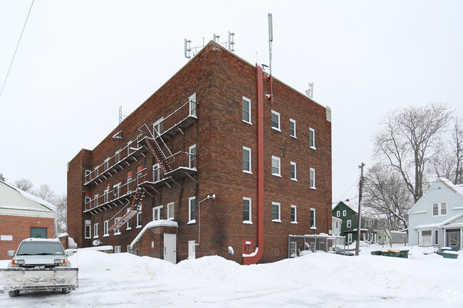Building Photo - The Pierpont