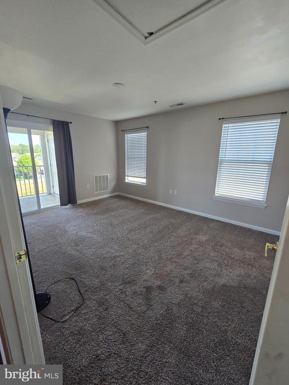Building Photo - 3403L N Sagamore Dr