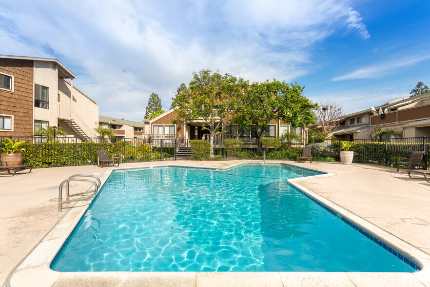 Pinecreek Apartments - Costa Mesa, CA | Apartment Finder