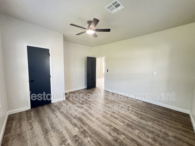 Building Photo - 908 NW 95th St