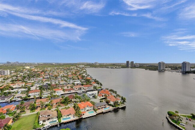 Building Photo - 1000 W Island Blvd