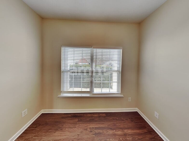 Building Photo - 256 Neal Ave