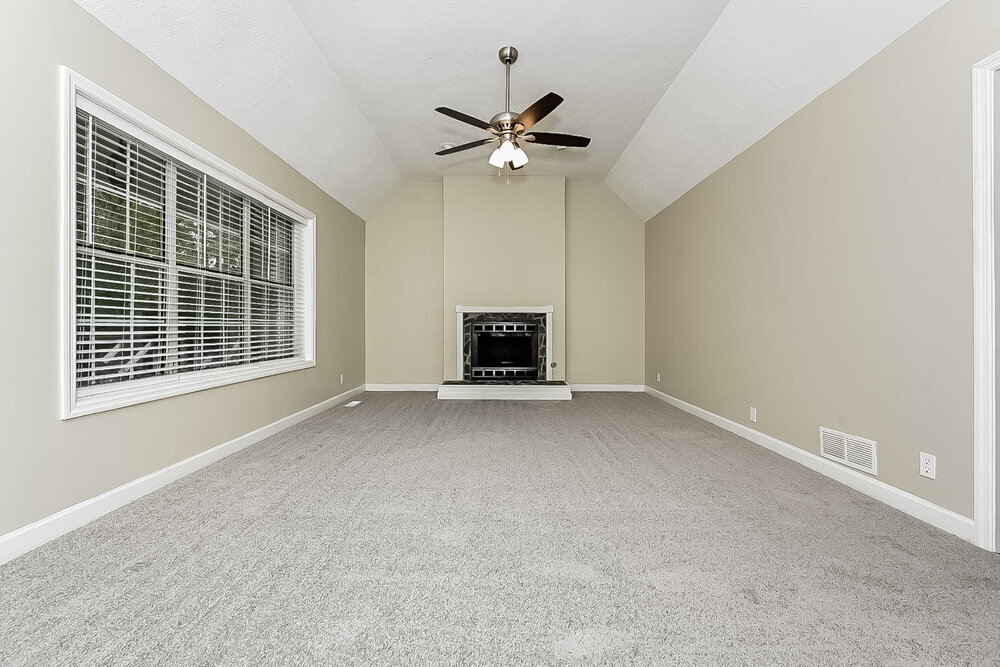 Building Photo - 130 Maple Pl