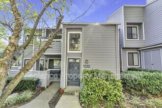 Building Photo - 11041 Villaridge Ct