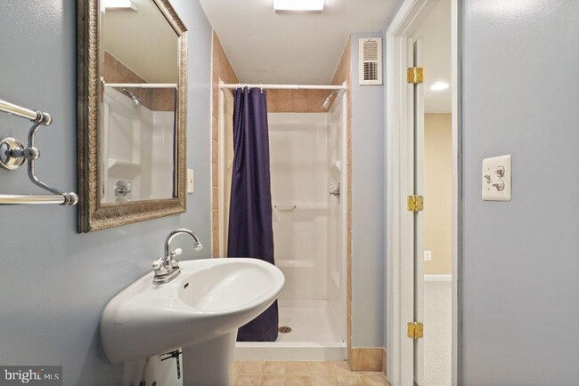 Building Photo - 568 N St Asaph St