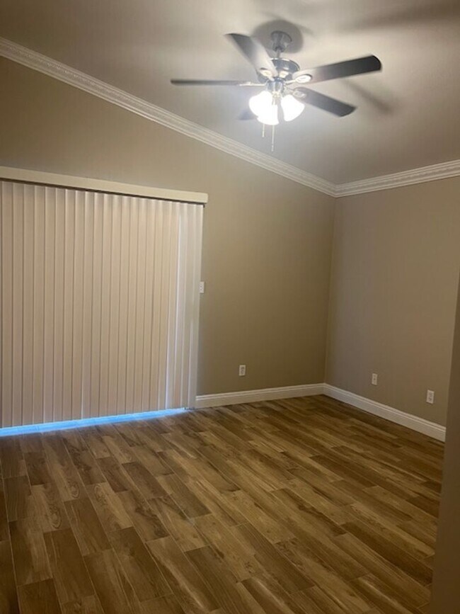 Building Photo - 8820 Winlock St