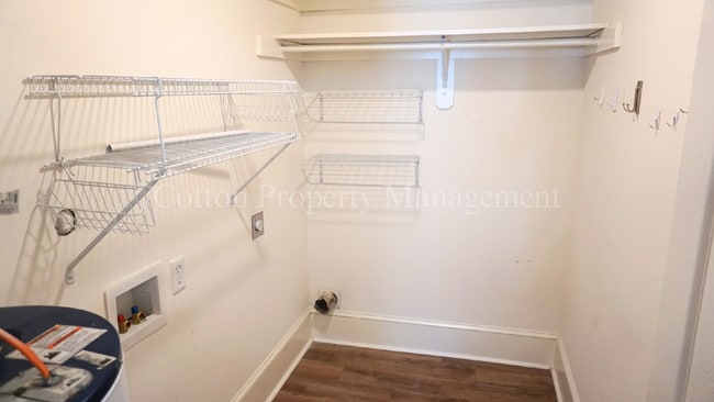 Building Photo - 605 Harnett St