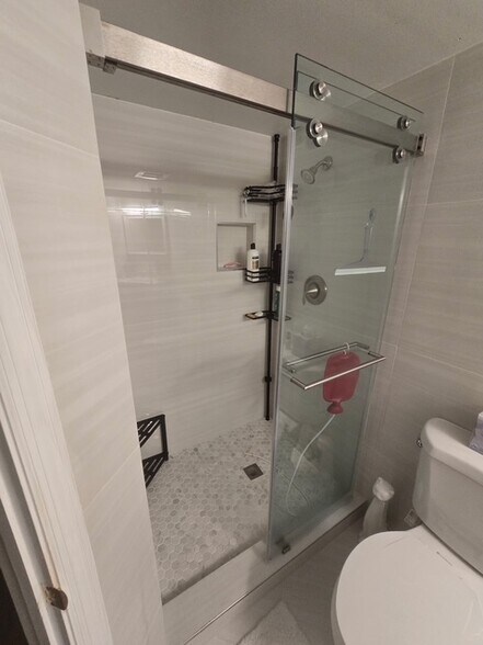 Building Photo - 9500 S Ocean Dr