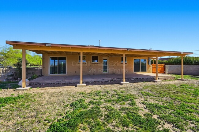 Building Photo - 210 S Alandale Pl