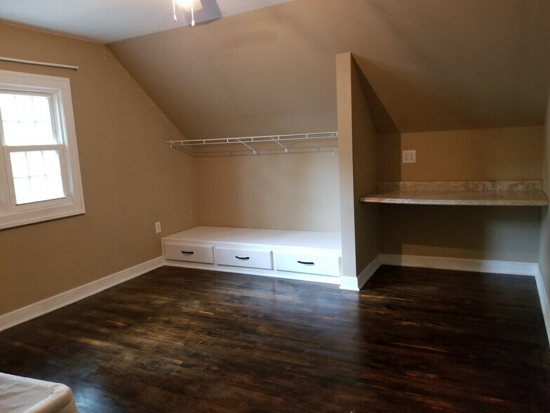 Large Upstairs Bedroom #3 - 3285 N Cramer St